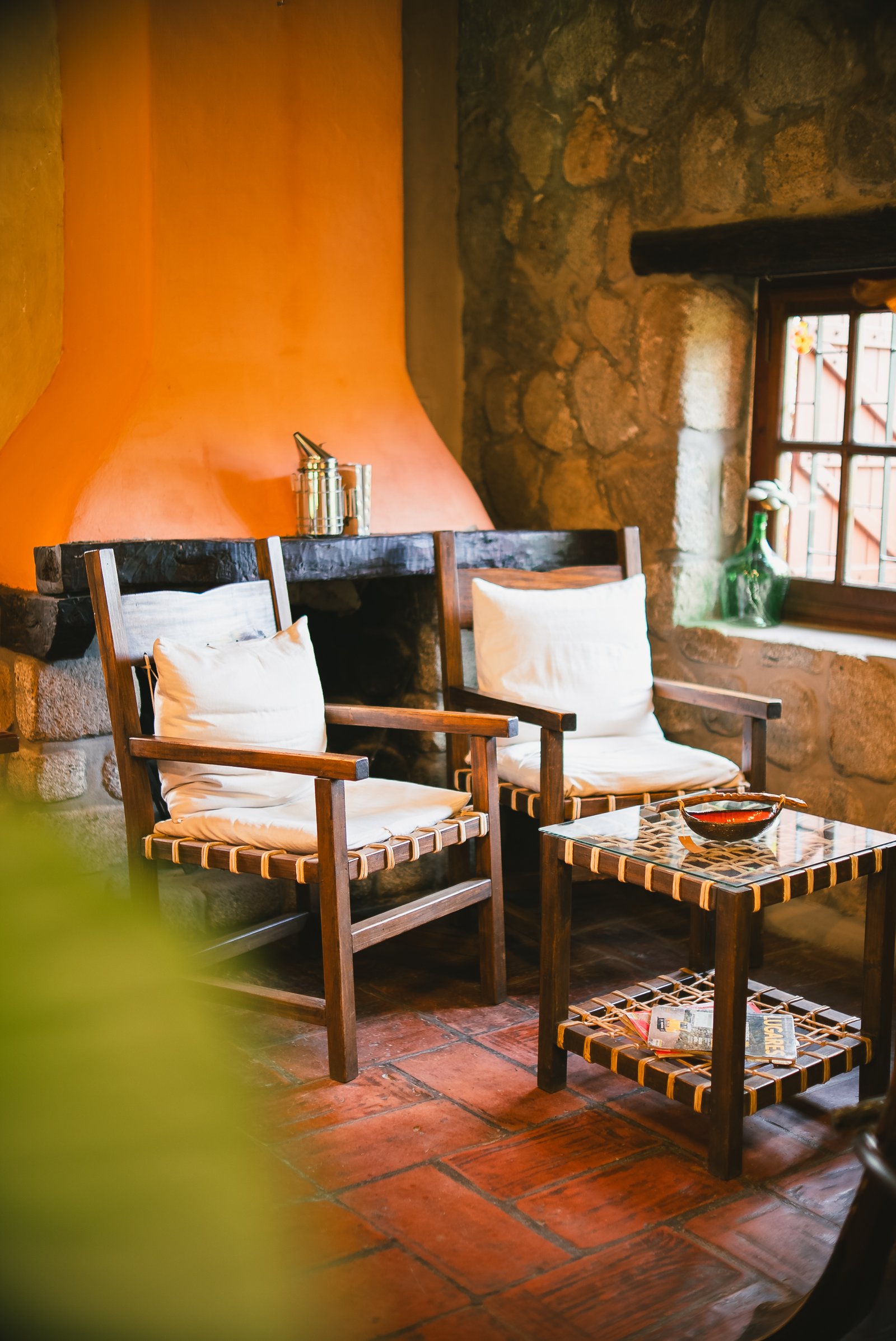Uno de los salones con television para disfrutar del lugar en toda comodidad en Posada Inti Watana, un pequeño hotel de campo a 2 km del centro
