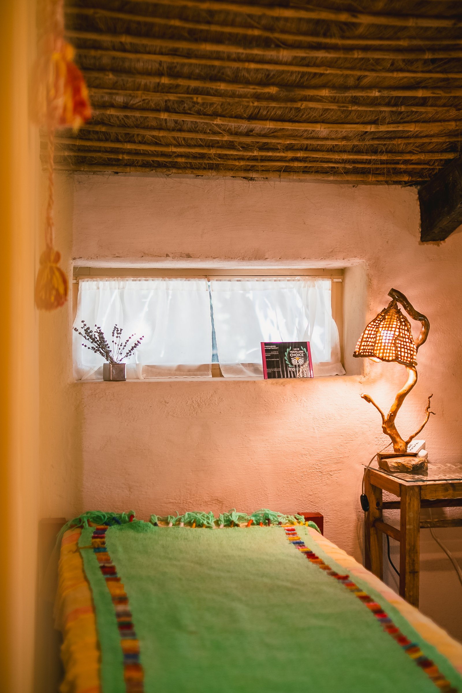 Detalle luminoso en habitación Suite Geode de Posada Inti Watana, Maison d'hôtes de
charme en Tafí del Valle